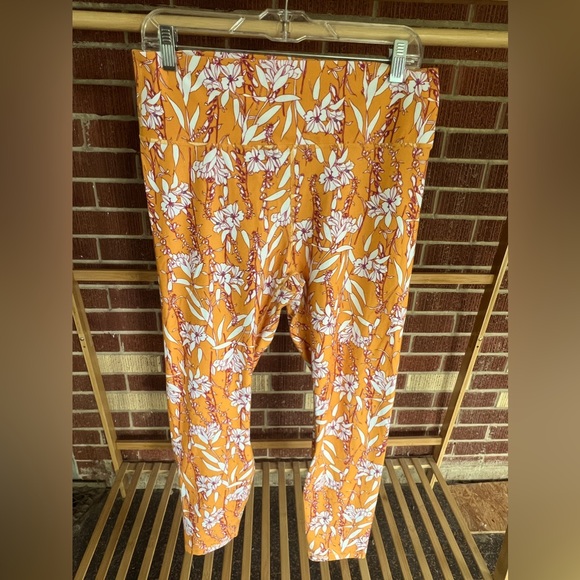 Golden yellow floral leggings - Picture 1 of 3